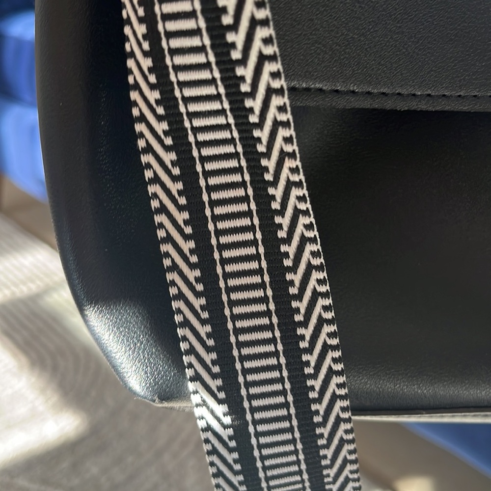 Crossbody purse - Picture 4 of 5